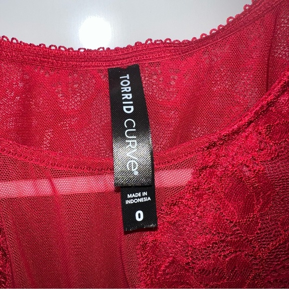 Torrid FLORAL LACE SHORT SLEEVE CROP TOP Red Size 0 - Picture 5 of 6